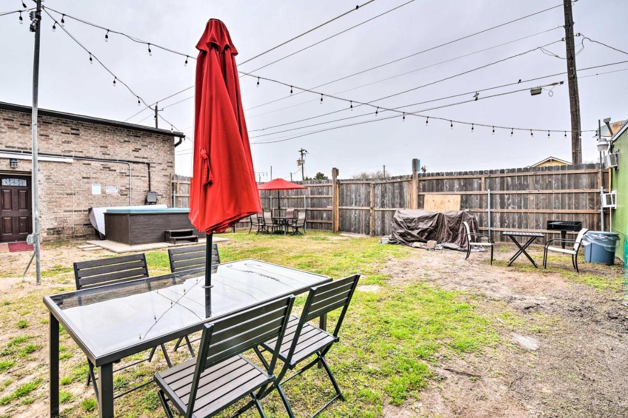 Cozy Galveston Apartment - Walk To Beach And Dining Eksteriør bilde