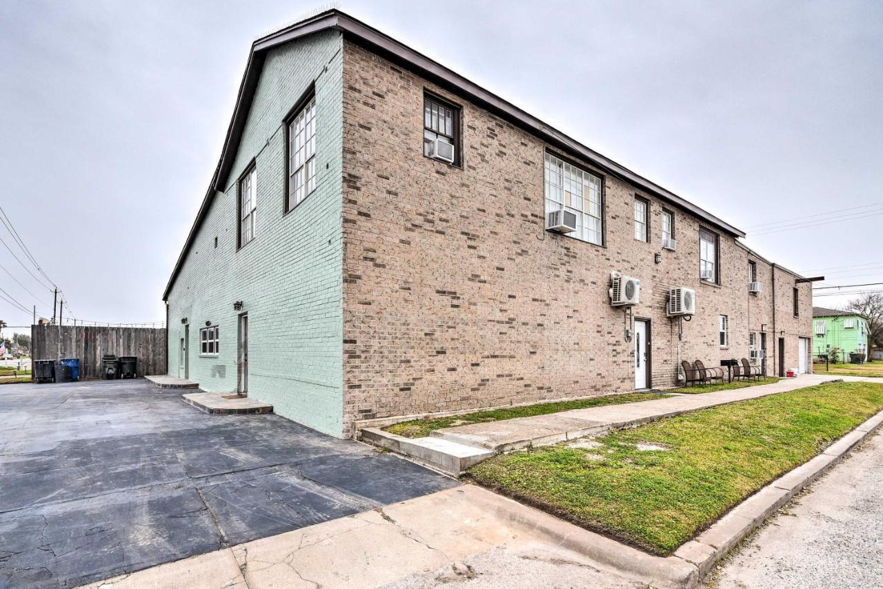 Cozy Galveston Apartment - Walk To Beach And Dining Eksteriør bilde